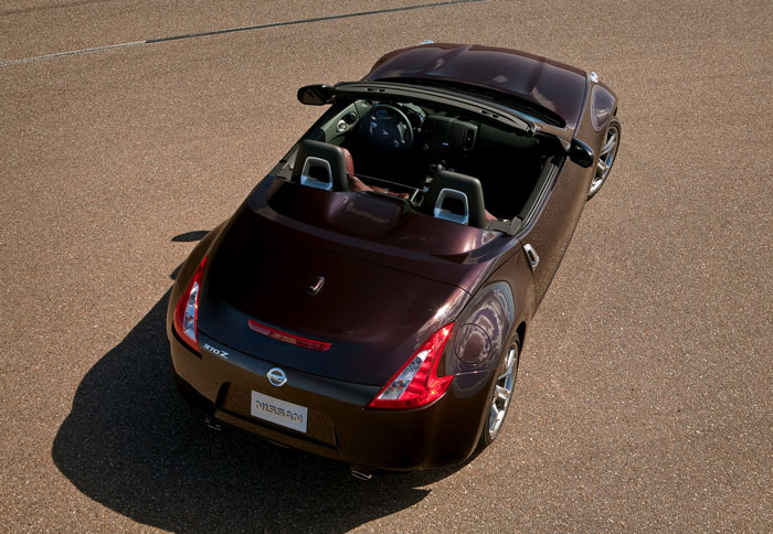 Το Nissan 370Z θα εφοδιάζεται με μαλακή οροφή. Η διαδικασία διαρκεί 20 δευτερόλεπτα.