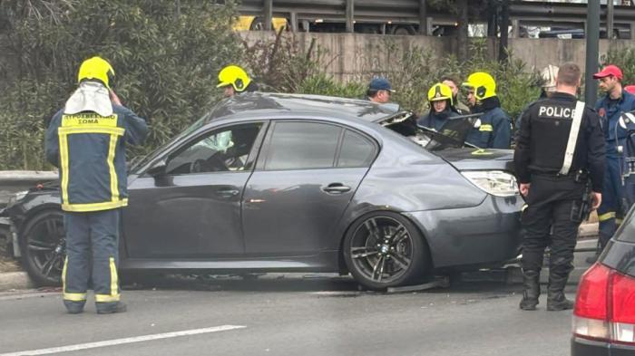 Καραμπόλα με 4 οχήματα στον Κηφισό - Μποτιλιάρισμα από τον Πειραιά 