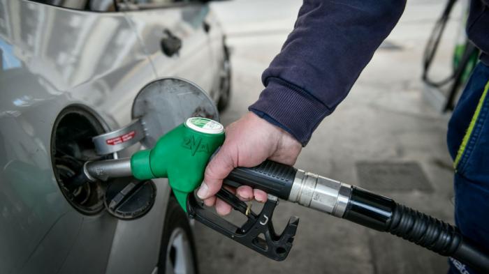 Βενζίνη: Ρεκόρ με 2,6 ευρώ το λίτρο & +0,70 ευρώ σε σχέση με πέρυσι   