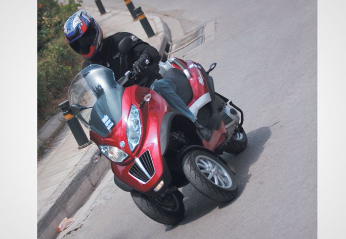 Piaggio MP3 300 LT
