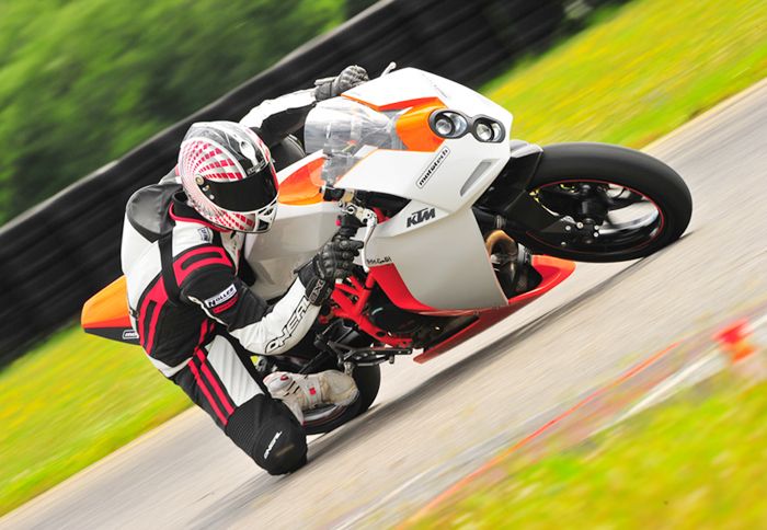 Η Mototech προσφέρει το kit που μεταμορφώνει το KTM 690 Duke σε supersport όπλο.
