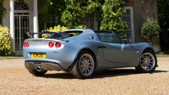 Κύριο χαρακτηριστικό της Lotus Elise 250 Special Edition αποτελεί το γεγονός πως είναι ελαφρύτερη κατά 32 κιλά από την Elise 250 Cup, στην οποία και στηρίζεται.