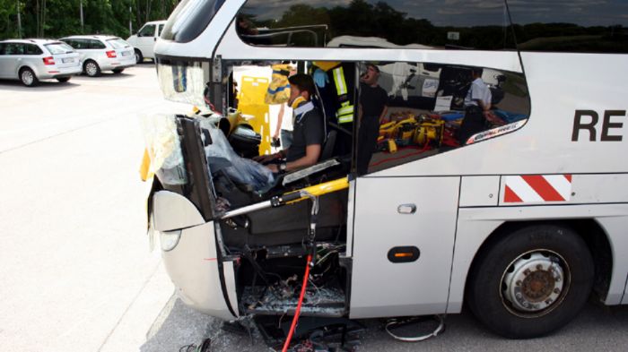 Η ΜΑΝ προσφέρει τους νέους «Οδηγούς Διάσωσης» για τα λεωφορεία της που παρέχουν σημαντικές πληροφορίες για τα σωστικά συνεργεία σε περίπτωση ατυχήματος.