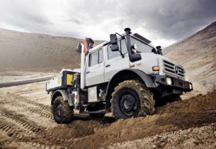 Για 8η συνεχή χρονιά το Unimog απέσπασε τον τίτλο του Off-road vehicle of the Year 2012 στον διαγωνισμό του περιοδικού Off-Road.