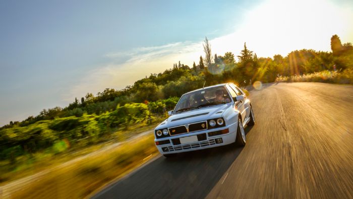 Αφιερώνουμε ένα #memories στην μαεστρία των Ιταλών, εκείνων που έφεραν στον κόσμο της αυτοκίνησης την αδαμάντινη Lancia Delta HF Integrale.
