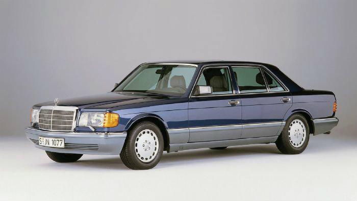 Στην 2ης γενιάς Mercedes S-Class είδαμε για πρώτη φορά στον στάνταρ εξοπλισμό αερόσακο για τον οδηγό και προεντατήρες ζωνών ασφαλείας. Στην 2ης γενιάς Mercedes S-Class είδαμε για πρώτη φορά στον στάνταρ εξοπλισμό αερόσακο για τον οδηγό και προεντατήρες ζωνών ασφαλείας.