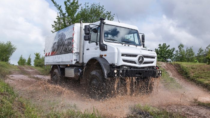 Το Mercedes Unimog δεν είχε πάντα τη σημερινή του αίγλη, καθώς ξεκίνησε τη ζωή του 70 χρόνια πριν, ως ένα ταπεινό όχημα της κατεστραμμένης από το 2ο Παγκόσμιο Πόλεμο, Γερμανίας.