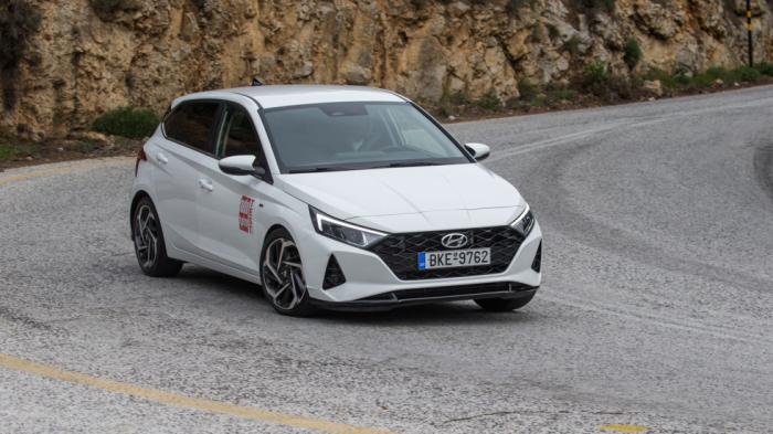 Δυναμικό και εκλεπτυσμένο είναι το στιλ του Hyundai i20 με τις «αιχμηρές» επιφάνειες και την μεγάλη μάσκα, όπως επιτάσσει η φιλοσοφία Sensuous Sportiness. Δυναμικό και εκλεπτυσμένο είναι το στιλ του Hyundai i20 με τις «αιχμηρές» επιφάνειες και την μεγάλη μάσκα, όπως επιτάσσει η φιλοσοφία Sensuous Sportiness.
