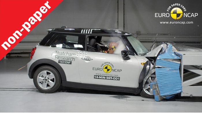 To Mini Cooper αξιολογήθηκε το 2014 με 4 αστέρια. Αν κρινόταν με τα φετινά σκληρότερα standards μάλλον θα υποβιβαζόταν στα 3. 