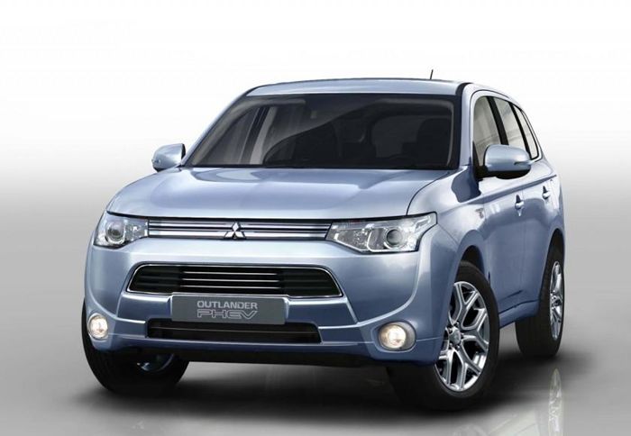 To νέο Mitsubishi Outlander PHEV δανείστηκε την τεχνογνωσία του πρωτότυπου μοντέλου PX-MiEV. To νέο Mitsubishi Outlander PHEV δανείστηκε την τεχνογνωσία του πρωτότυπου μοντέλου PX-MiEV.