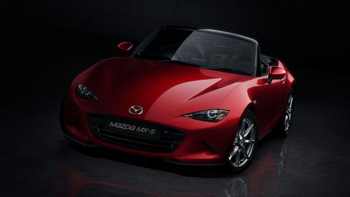 Η coupe-cabrio εκδοχή του MX5 αναμένεται να είναι λίγο ακριβότερη από την αμιγώς cabrio μορφή του, χωρίς να υπάρχει πληροφορία για κάτι νέο στους κινητήρες του.