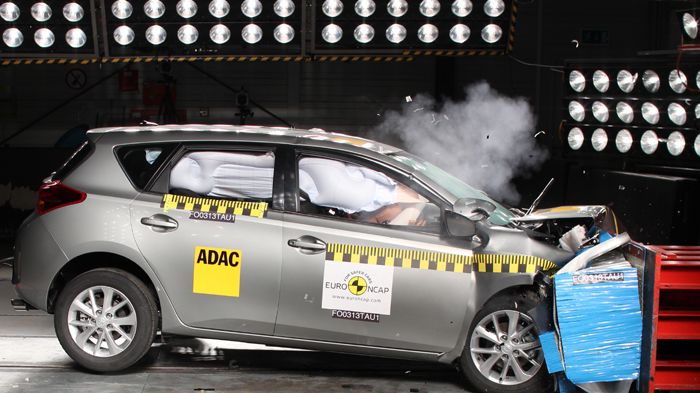 Το νέο Toyota Auris πέτυχε την κορυφαία διάκριση των 5 αστέρων στα τελευταία Crash Test του EuroNCAP. 