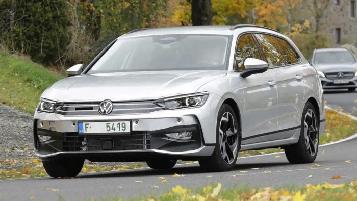 Το νέο Volkswagen Passat «στα πράσα» Το νέο Volkswagen Passat «στα πράσα»