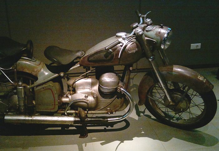 Σκοπός της έκθεσης μοτοσικλέτας που φιλοξενεί το ΝΟΗΣΙΣ είναι να σκιαγραφήσει τις παραμέτρους που συνθέτουν τη σχεδιαστική άποψη. Σκοπός της έκθεσης μοτοσικλέτας που φιλοξενεί το ΝΟΗΣΙΣ είναι να σκιαγραφήσει τις παραμέτρους που συνθέτουν τη σχεδιαστική άποψη.