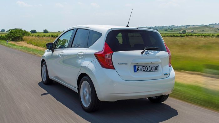 Η σχεδίαση του νέου Nissan Note προέρχεται από αυτή του Invitation concept του Σαλονιού Αυτοκινήτου της Γενεύης το 2012, χωρίς το τελικό αποτέλεσμα να διαφοροποιείται σημαντικά από αυτό του πρωτότυπου.
Η σχεδίαση του νέου Nissan Note προέρχεται από αυτή του Invitation concept του Σαλονιού Αυτοκινήτου της Γενεύης το 2012, χωρίς το τελικό αποτέλεσμα να διαφοροποιείται σημαντικά από αυτό του πρωτότυπου.