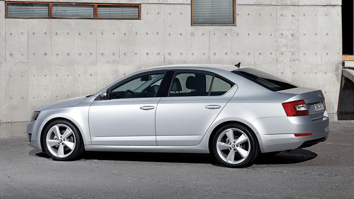 Βασιζόμενη σε νέα πλατφόρμα, η 3η γενιά της Skoda Octavia θα είναι πιο ελαφριά και με
καλύτερη ακαμψία από το παρελθόν. Βασιζόμενη σε νέα πλατφόρμα, η 3η γενιά της Skoda Octavia θα είναι πιο ελαφριά και με
καλύτερη ακαμψία από το παρελθόν.