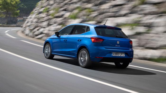 Το ανανεωμένο SEAT Ibiza ανταποκρίνεται εξαιρετικά στο fun to drive προσανατολισμό του. Μάλιστα, ενσωματώνοντας μια σειρά νέων συστημάτων υποβοήθησης οδηγού, είναι πιο ασφαλές από ποτέ, όπως και το Arona άλλωστε