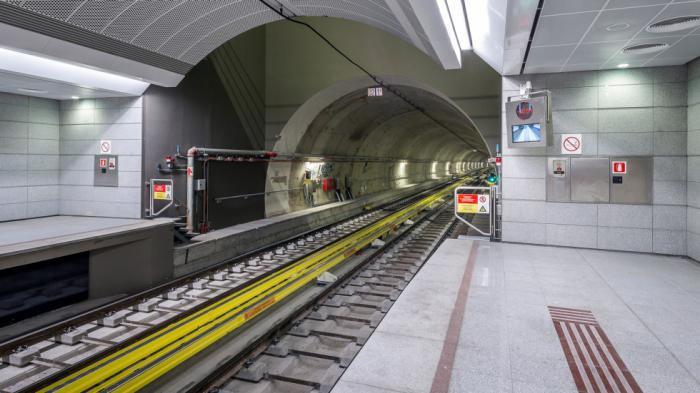 Σύμφωνα με τον αρμόδιο Υφυπουργό, η γραμμή 4 του Μετρό θα ολοκληρωθεί σε περίπου 7 χρόνια εξυπηρετώντας πάνω από 340.000 επιβάτες καθημερινά. Σύμφωνα με τον αρμόδιο Υφυπουργό, η γραμμή 4 του Μετρό θα ολοκληρωθεί σε περίπου 7 χρόνια εξυπηρετώντας πάνω από 340.000 επιβάτες καθημερινά.
