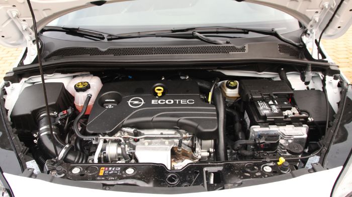 Πολιτισμένος, ελαστικός και με βελούδινη λειτουργία για 3κύλινδρο μοτέρ, έρχεται ο «ψυχωμένος» νέος 1.000άρης turbo βενζινοκινητήρας του Corsa.