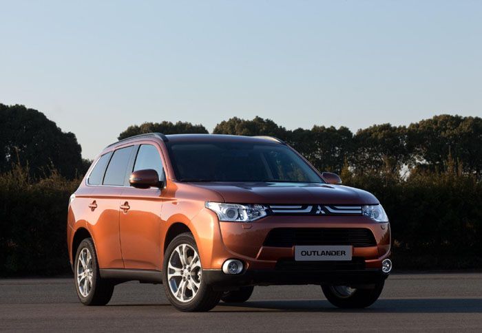 Εντυπωσιάζει το νέο Mitsubishi Outlander...στην παραγωγή θα το δούμε στην παραγωγή στα τέλη του 2012. Εντυπωσιάζει το νέο Mitsubishi Outlander...στην παραγωγή θα το δούμε στην παραγωγή στα τέλη του 2012.