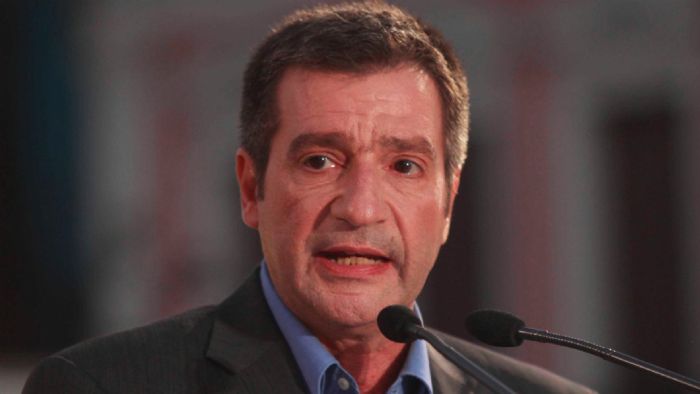 Οι 4 δήμαρχοι και ανάμεσά τους και ο δικός μας Γιώργος Καμίνης, δήλωσαν πως θα εφαρμόσουν την απαγόρευση, ώστε να βελτιώσουν την ποιότητα του αέρα. Τόνισαν πως θα δώσουν κίνητρα για τη χρήση εναλλακτικών οχημάτων και πως θα προωθήσουν το περπάτημα και την ποδηλασία. Οι 4 δήμαρχοι και ανάμεσά τους και ο δικός μας Γιώργος Καμίνης, δήλωσαν πως θα εφαρμόσουν την απαγόρευση, ώστε να βελτιώσουν την ποιότητα του αέρα. Τόνισαν πως θα δώσουν κίνητρα για τη χρήση εναλλακτικών οχημάτων και πως θα προωθήσουν το περπάτημα και την ποδηλασία.