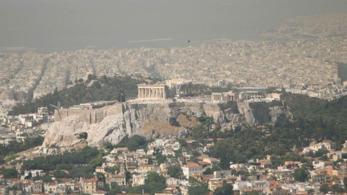 Στη φετινή σύνοδο κορυφής των δημάρχων, τη C40 Mayors Summit, 4 δήμαρχοι δήλωσαν πως από το 2025 θα σταματήσουν τη χρήση πετρελαιοκίνητων αυτοκινήτων και φορτηγών. Οι πόλεις είναι: Παρίσι, Μαδρίτη, Πό Στη φετινή σύνοδο κορυφής των δημάρχων, τη C40 Mayors Summit, 4 δήμαρχοι δήλωσαν πως από το 2025 θα σταματήσουν τη χρήση πετρελαιοκίνητων αυτοκινήτων και φορτηγών. Οι πόλεις είναι: Παρίσι, Μαδρίτη, Πό