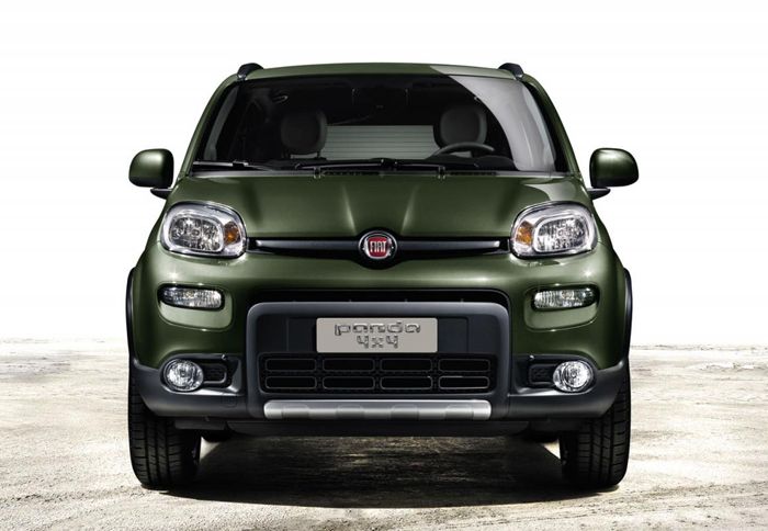 Σε σχέση με την προσθιοκίνητη έκδοση, το Panda 4x4 έχει ελαφρώς αυξημένες διαστάσεις. Σε σχέση με την προσθιοκίνητη έκδοση, το Panda 4x4 έχει ελαφρώς αυξημένες διαστάσεις.