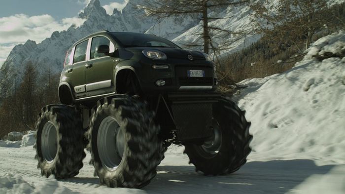 Το πρωτότυπο Fiat Panda Monster Truck εντυπωσιάζει με τις διαστάσεις του. 