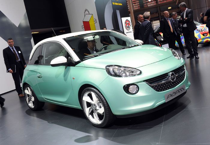 Εντυπωσιακή σχεδίαση για το αμάξωμα του νέου Opel Adam, που αναμένεται να προσελκύσει το νεανικό κοινό της μίνι κατηγορίας.