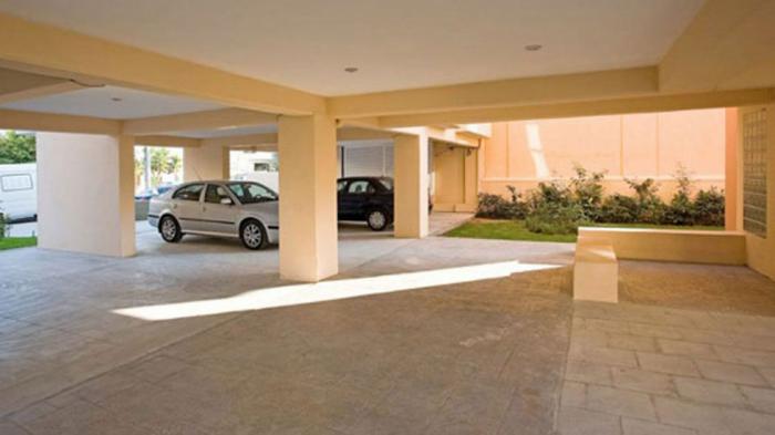 Στα χέρια του Δημοσίου οι θέσεις parking σε πιλοτές! Πώς; Δες τη λύση Στα χέρια του Δημοσίου οι θέσεις parking σε πιλοτές! Πώς; Δες τη λύση