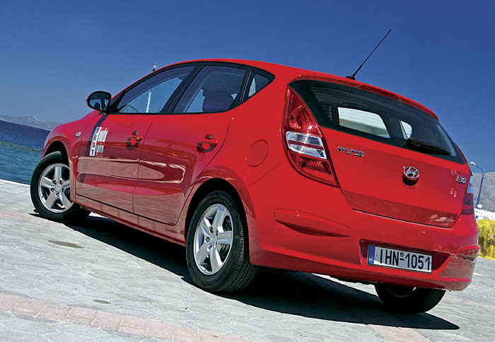 Hyundai i30. Πίσω ανάρτηση πολλαπλών συνδέσμων αλλά και προσιτή τιμή Hyundai i30. Πίσω ανάρτηση πολλαπλών συνδέσμων αλλά και προσιτή τιμή