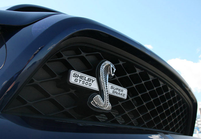 Το δημιούργημα του Caroll Shelby ονομάζεται Super Snake Το δημιούργημα του Caroll Shelby ονομάζεται Super Snake