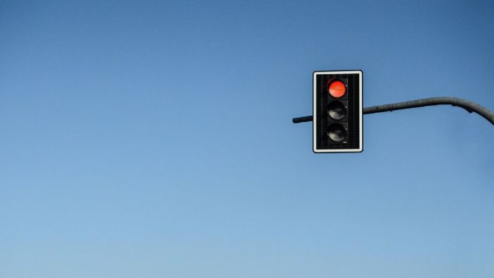 Μάθετε που και πως γίνεται να περνάς κόκκινο νόμιμα! Πόση επιτυχία μπορεί να έχει ένα τέτοιο μέτρο;