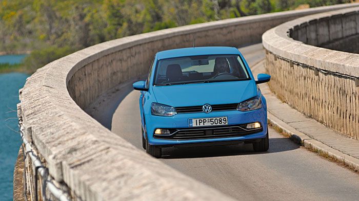 Η τιμή του 5θυρου ανανεωμένου VW Polo 1,2 TSI 90 PS DSG7 ανέρχεται στα 14.370 ευρώ με απόσυρση για την έκδοση Trendline