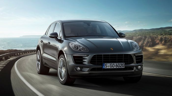 Κατέστη επίσης σαφές πως η Porsche δεν ενδιαφέρεται να επεκτείνει περαιτέρω τη γκάμα της στα SUV, ούτε προτίθεται να προσφέρει τη Macan (φωτό) με περισσότερους από έξι κυλίνδρους.