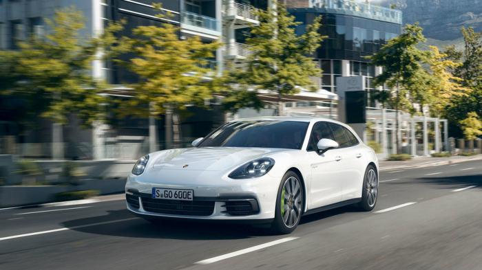 Η ολόφρεσκη και πιο πρακτική Porsche Panamera Sport Turismo