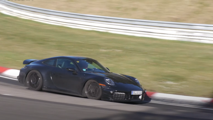 Ήπια υβριδική Carrera 911 ετοιμάζει η Porsche Ήπια υβριδική Carrera 911 ετοιμάζει η Porsche