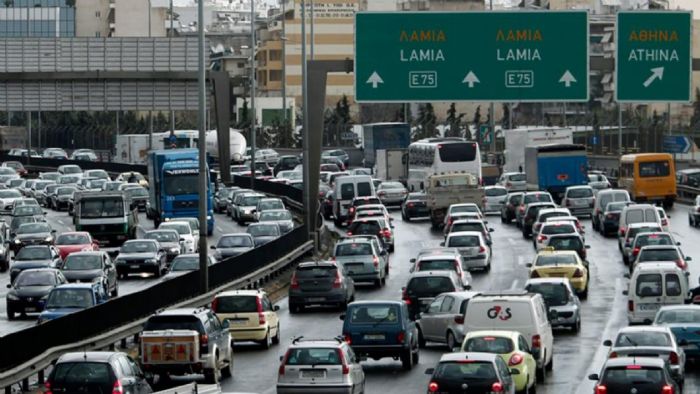 Γιατί πήζει κάθε μέρα ο Κηφισός; Πού οφείλεται το χάος στους δρόμους;  