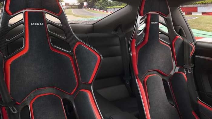 Κατέβηκαν ρολά: Χρεωκόπησε η Recaro! Κατέβηκαν ρολά: Χρεωκόπησε η Recaro!