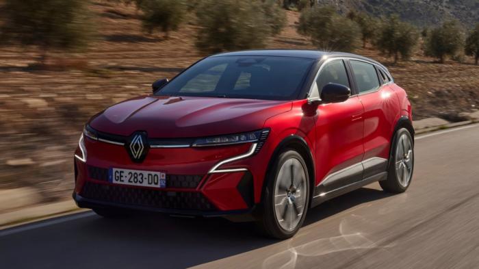 Στον βασικό εξοπλισμό του Megane E-Tech βρίσκουμε πίνακα οργάνων με διαμορφώσιμη οθόνη 12,3 ιντσών και σύστημα πολυμέσων OpenR Link με 12άρα touchscreen, ενωμένα σε ανεστραμμένο σχήμα «L». Στον βασικό εξοπλισμό του Megane E-Tech βρίσκουμε πίνακα οργάνων με διαμορφώσιμη οθόνη 12,3 ιντσών και σύστημα πολυμέσων OpenR Link με 12άρα touchscreen, ενωμένα σε ανεστραμμένο σχήμα «L».