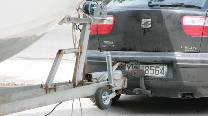 Η ρυμούλκηση προϋποθέτει υπευθυνότητα από την πλευρά του οδηγού, καθώς εύκολα μπορεί να θέσει σε κίνδυνο τη ζωή όχι μόνο τη δική του, αλλά και των υπολοίπων οδηγών. Η ρυμούλκηση προϋποθέτει υπευθυνότητα από την πλευρά του οδηγού, καθώς εύκολα μπορεί να θέσει σε κίνδυνο τη ζωή όχι μόνο τη δική του, αλλά και των υπολοίπων οδηγών.