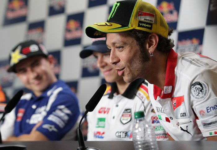 Από τη νέα χρονιά ο Valentino Rossi θα τρέχει με τα χρώματα της Yamaha.