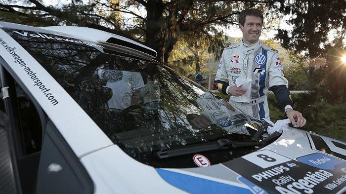 Ο Sebastien Ogier σταμάτησε να «κυνηγάει» το Loeb μετά τα μέσα της δεύτερης ημέρας.