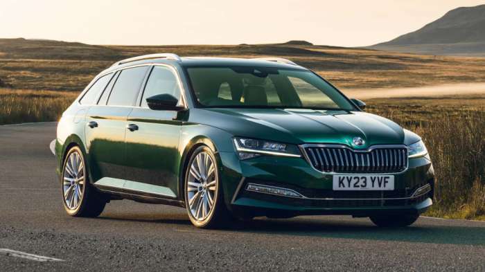 Superb γίνεται το απόλυτο «sleeper» με τη βοήθεια της Skoda Superb γίνεται το απόλυτο «sleeper» με τη βοήθεια της Skoda
