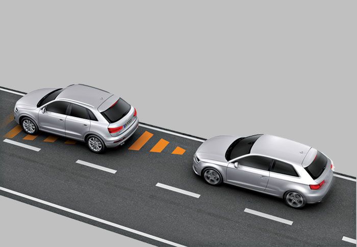 Σε ταχύτητες μικρότερες των 30 km/h το Audi A3 ακινητοποιείταιπλήρως μέσω του pre sence. Σε ταχύτητες μικρότερες των 30 km/h το Audi A3 ακινητοποιείταιπλήρως μέσω του pre sence.