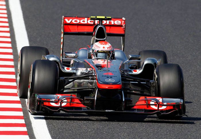 Στη Suzuka της Ιαπωνίας ο Jenson Button κατέκτησε την 3η του φετινή νίκη. Στη Suzuka της Ιαπωνίας ο Jenson Button κατέκτησε την 3η του φετινή νίκη.