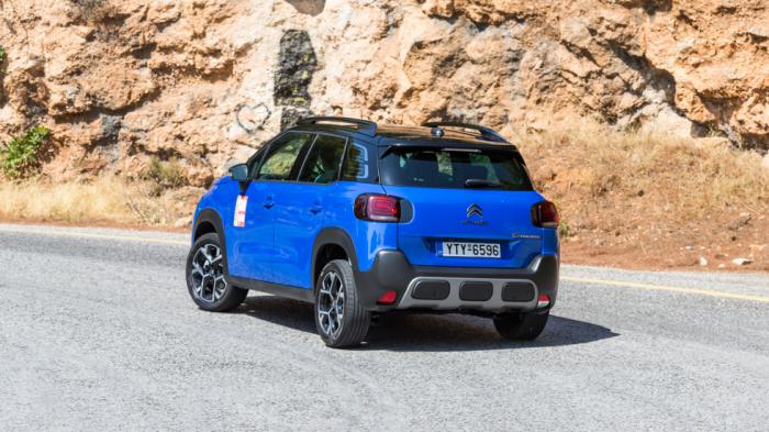 Ανετο το οδηγικό προφίλ του C3 Aircross, καλή η πληροφόρηση του τιμονιού παρά τις 3 στροφές από άκρη σε άκρη και την ελαφριά του αίσθηση. Ανετο το οδηγικό προφίλ του C3 Aircross, καλή η πληροφόρηση του τιμονιού παρά τις 3 στροφές από άκρη σε άκρη και την ελαφριά του αίσθηση.