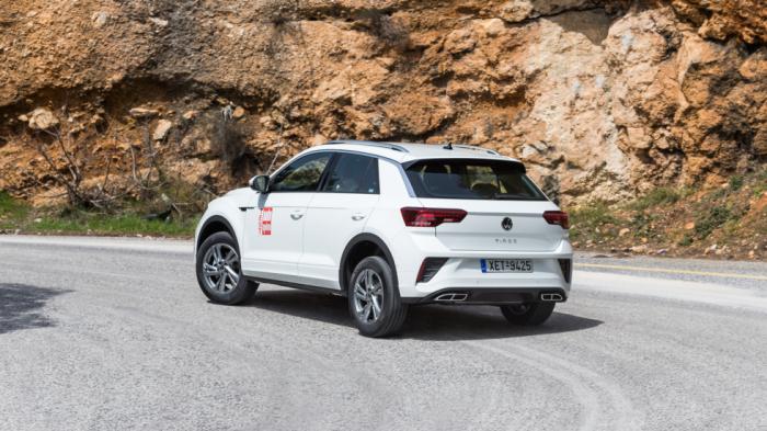 Το καλής αίσθησης τιμόνι του T-Roc σε αφήνει να «νιώσεις» τα 150 άλογά του, με τις αντιδράσεις σε καθεστώς πίεσης να είναι ουδέτερες, χωρίς τάσεις πλεύσης. Το καλής αίσθησης τιμόνι του T-Roc σε αφήνει να «νιώσεις» τα 150 άλογά του, με τις αντιδράσεις σε καθεστώς πίεσης να είναι ουδέτερες, χωρίς τάσεις πλεύσης.