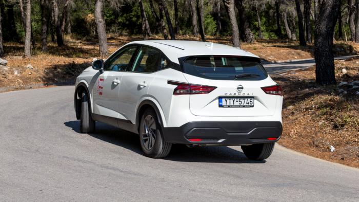 Η premium ποιότητα κύλισης και η ευχάριστη οδηγική εικόνα όπως είδαμε και στο elk test είναι βασικά γνωρίσματα του Nissan Qashqai. Η premium ποιότητα κύλισης και η ευχάριστη οδηγική εικόνα όπως είδαμε και στο elk test είναι βασικά γνωρίσματα του Nissan Qashqai.