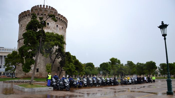 Δύσκολες οι καιρικές συνθήκες κατά την αναχώρηση των τριάντα SYM από τη Θεσσαλονίκη, αλλά το κομβόι δεν μάσησε.